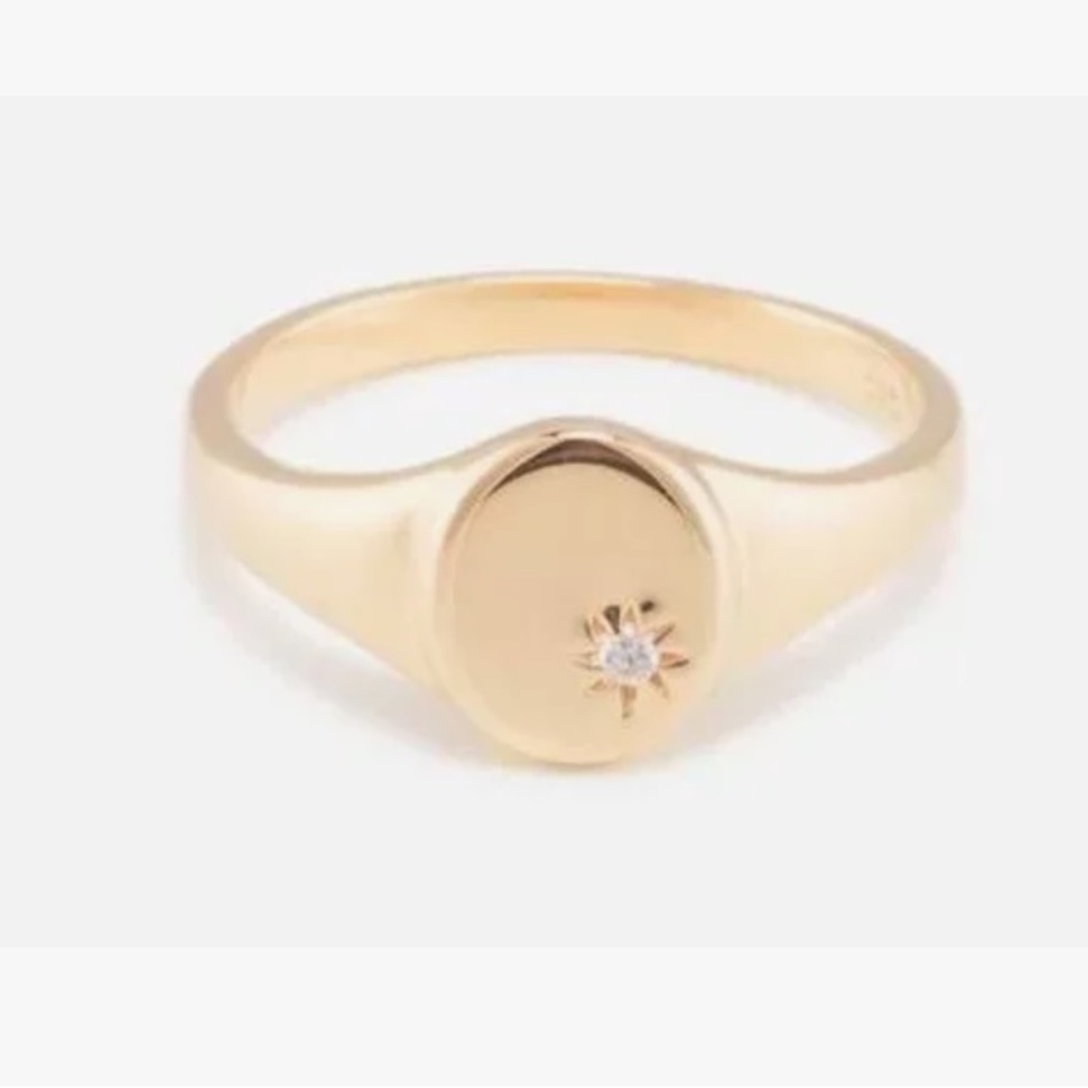 Mejuri signet ring - size 4, retired style. Gold vermeil. Great condition.